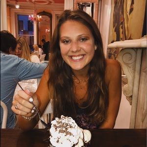 Meet your Posher, Lauren